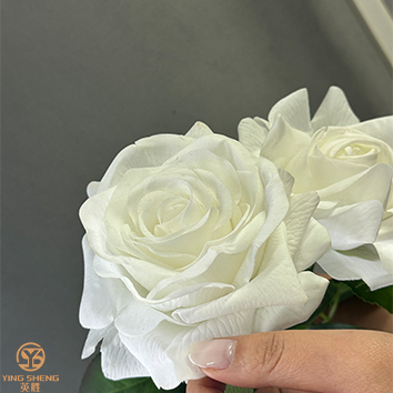 Silk Flower Walls & Runners