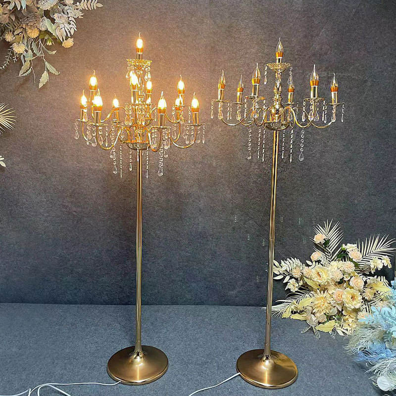 Wholesale Luxury Crystal Street Light for Wedding T table Decor Gold Crystal Candelabra Floor Lamp Different Design Variations