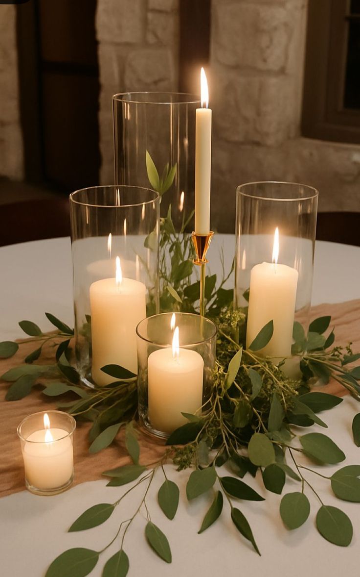Wholesale luxury gold candle holders and crystal road lead flower stands for elegant wedding reception table decor.